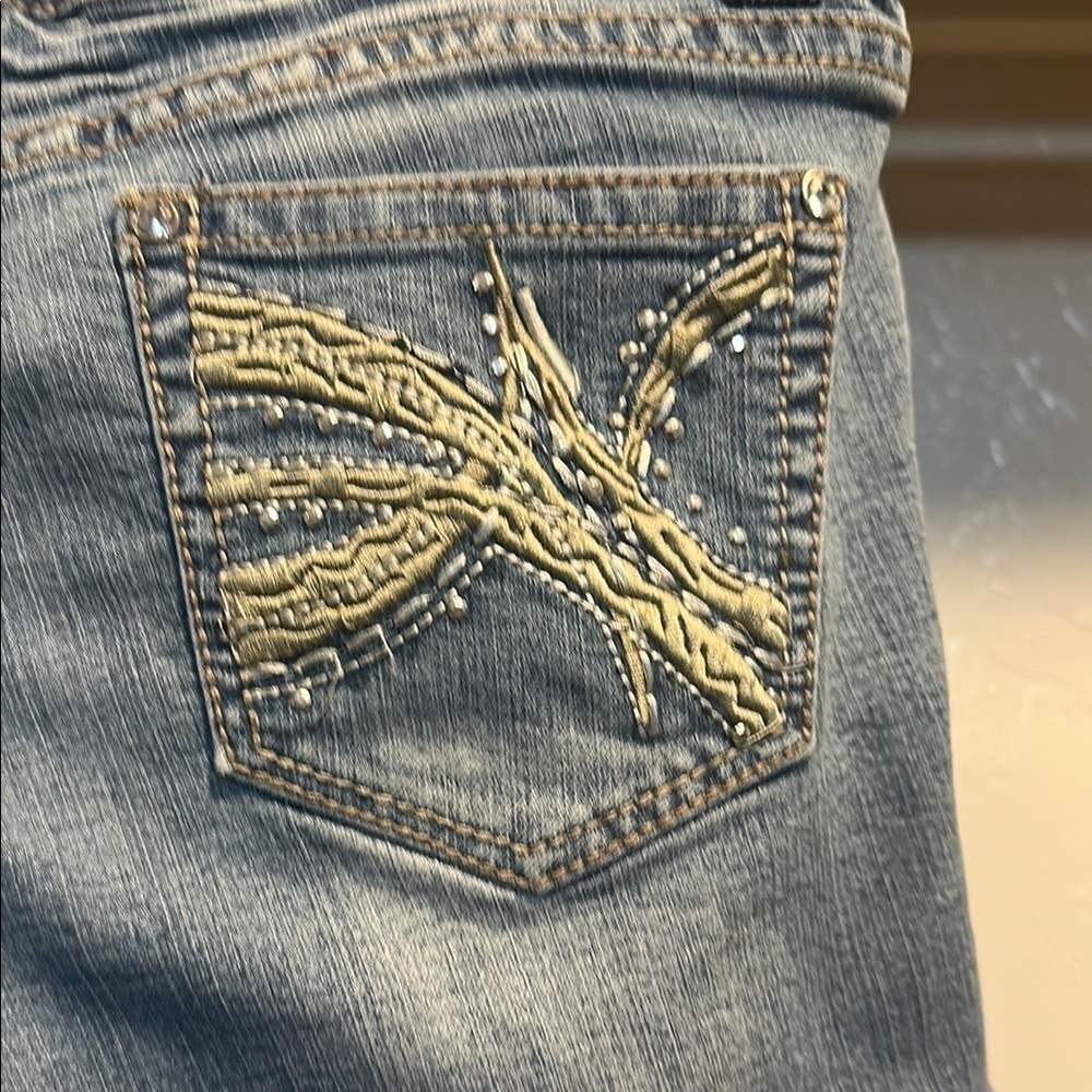Red Rivet Denim Shorts with Embroidered Pockets - Picture 3 of 5